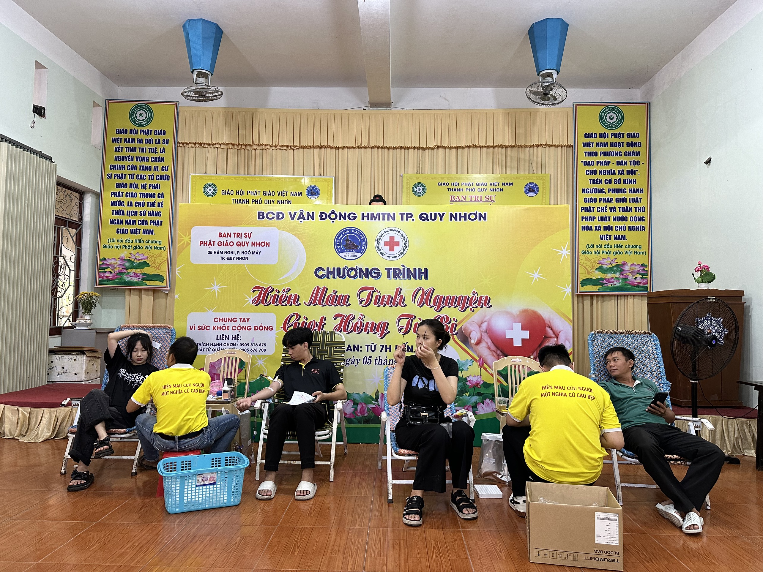 Ban Trị sự Phật giáo Quy Nhơn tổ chức hiến máu nhân đạo Giọt hồng từ bi .